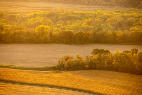خلفية نهر الخريف بدقة 4K · nature · 3840×2560