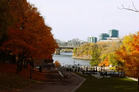 Autumn River 4K Wallpaper · nature · 3840×2560