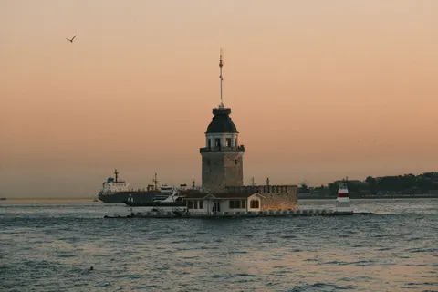 Leuchtturmküste 4K Hintergrundbild · ocean · 3840×2560