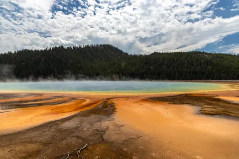 Hot Spring 4K Wallpaper · nature · 3840×2560