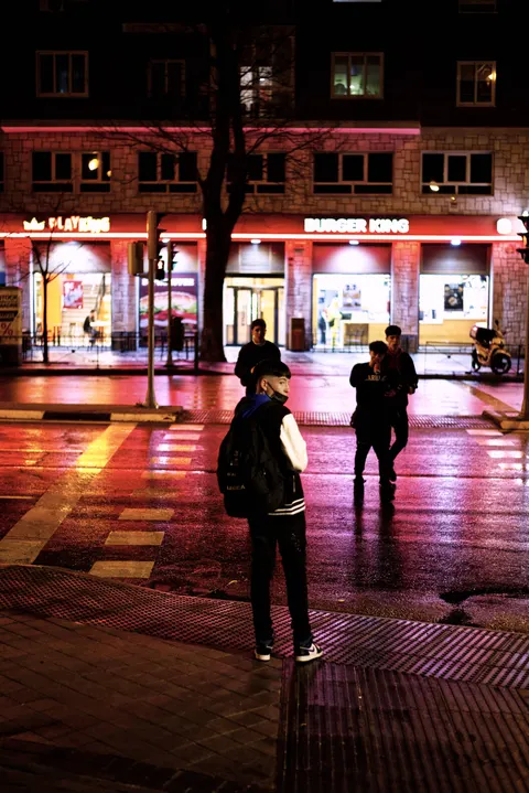 Phố Đêm Hình Nền Điện Thoại · street · 1440×2157
