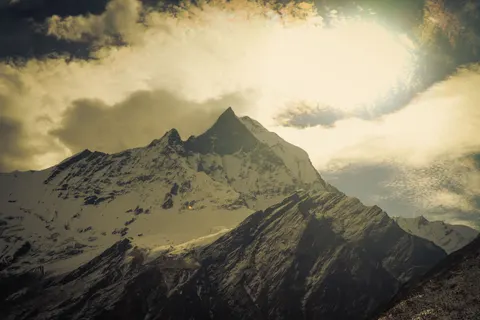 山脉 4K壁纸 · mountains · 3840×2560