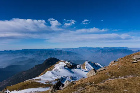 Fondo de pantalla Picos del Himalaya 4K · mountains · 3840×2560