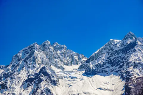 山脉 4K壁纸 · mountains · 3840×2560