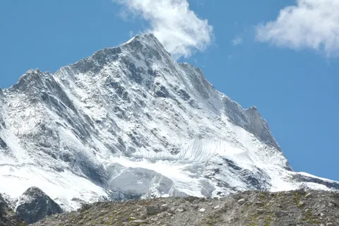 Fondo de pantalla Picos del Himalaya 4K · mountains · 3840×2560