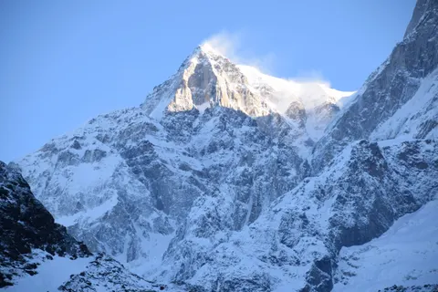 Fondo de pantalla Picos del Himalaya 4K · mountains · 3840×2560