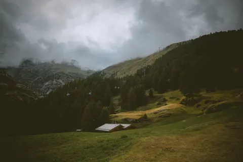 Fond d'écran Alpes suisses 4K · mountains · 3840×2560