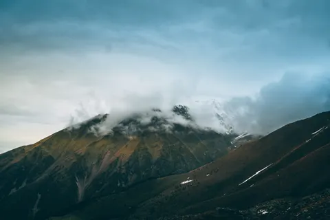 Über den Wolken 4K Hintergrundbild · mountains · 3840×2560