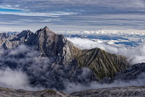 Über den Wolken 4K Hintergrundbild · mountains · 3840×2563