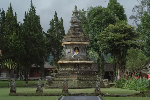 Ancient Temple 4K Wallpaper · architecture · 3840×2552