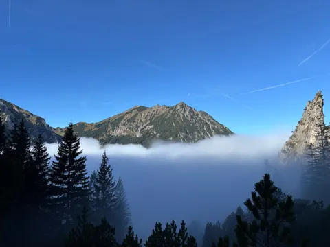 云端之上 4K壁纸 · mountains · 3840×2880