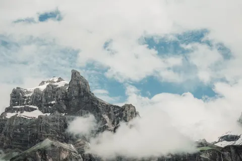 Über den Wolken 4K Hintergrundbild · mountains · 3840×2560