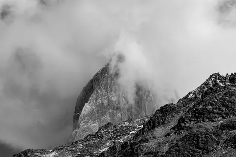 Patagonia 4K Wallpaper · mountains · 3840×2558