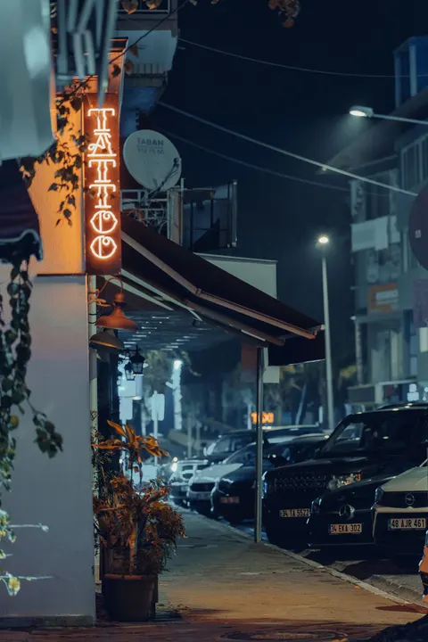 Neon Sign Phone Wallpaper · street · 1440×2160
