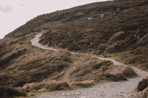 Fondo de pantalla Sendero de montaña 4K · mountains · 3840×2560