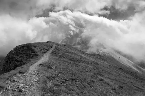 Berge 4K Hintergrundbild · mountains · 3840×2560