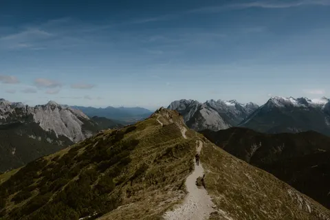 山脉 4K壁纸 · mountains · 3840×2560