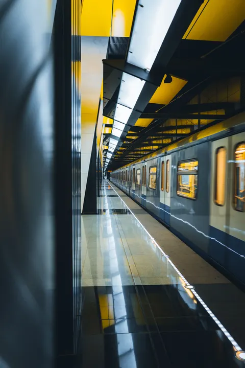 Metro Phone Wallpaper · street · 1440×2160