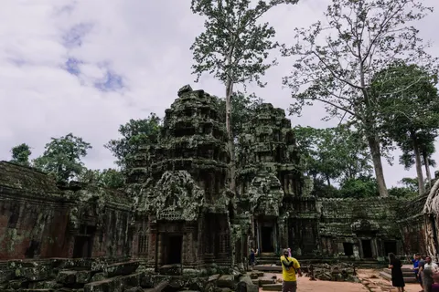 Ancient Temple 4K Wallpaper · architecture · 3840×2561