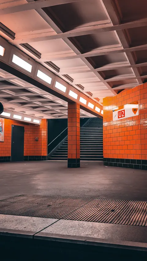 Metro Phone Wallpaper · street · 1440×2560