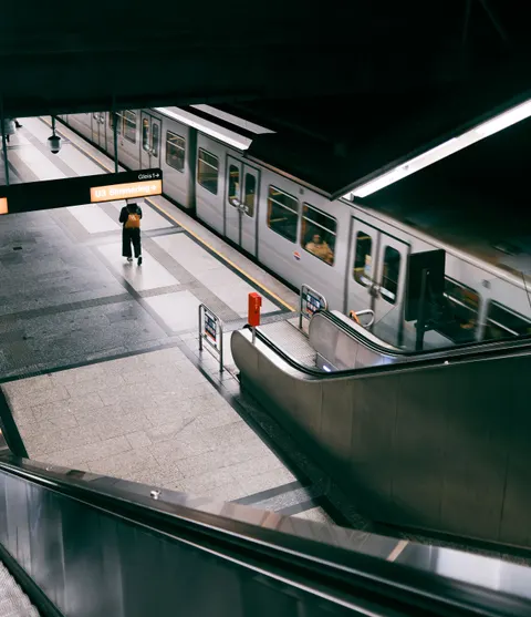 Metro Phone Wallpaper · street · 1440×1671