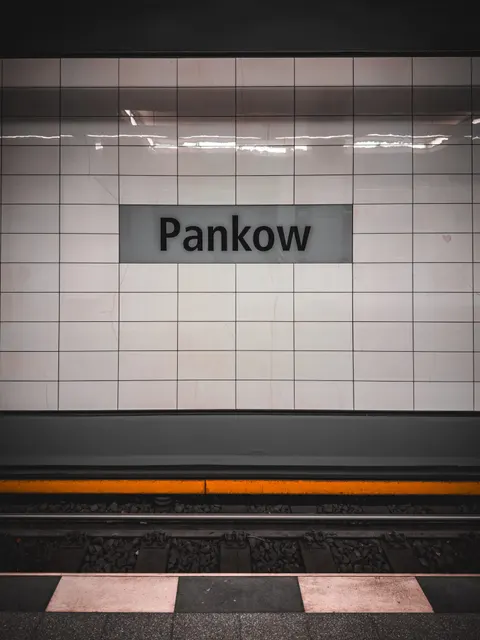 Metro Phone Wallpaper · street · 1440×1920
