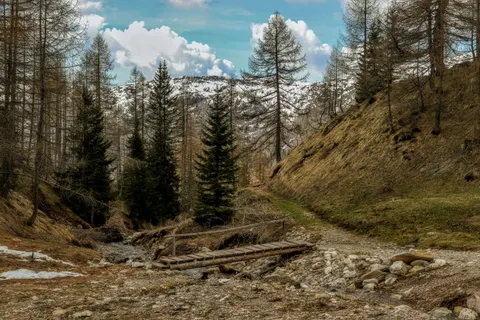 Mountain Trail 4K Wallpaper · mountains · 3840×2560
