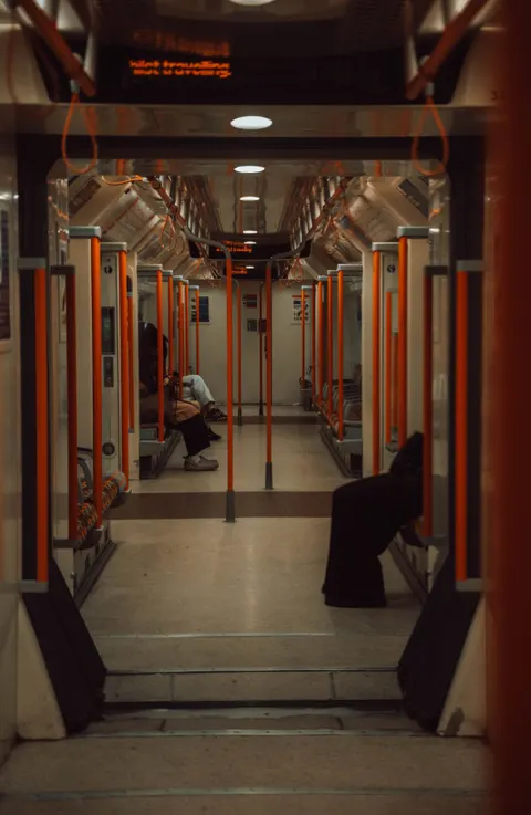 Metro Phone Wallpaper · street · 1440×2209