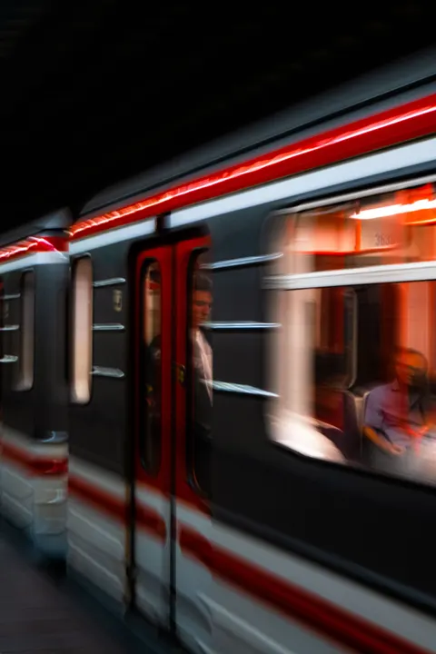Metro Phone Wallpaper · street · 1440×2160