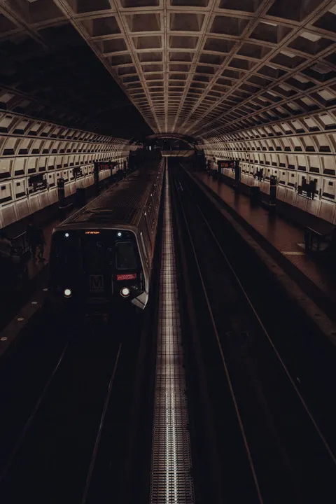 Metro Phone Wallpaper · street · 1440×2160