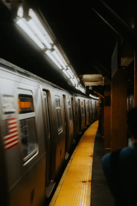 Metro Phone Wallpaper · street · 1440×2160