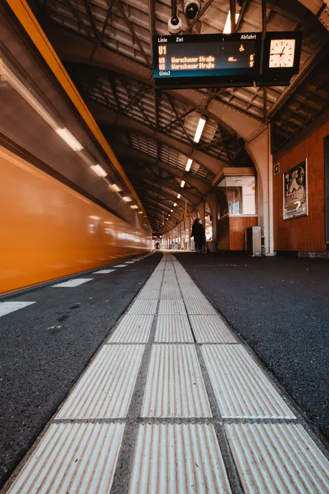 Metro Phone Wallpaper · street · 1440×2160