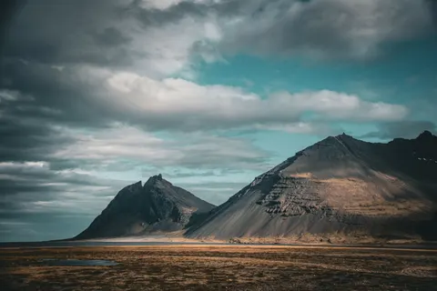 火山峰 4K桌布 · mountains · 3840×2560