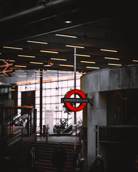 Metro Phone Wallpaper · street · 1440×1800