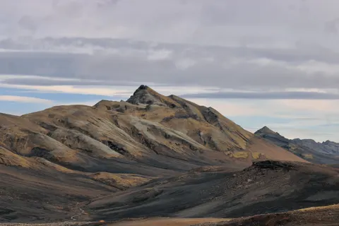 Volcanic Peak 4K Wallpaper · mountains · 3840×2560