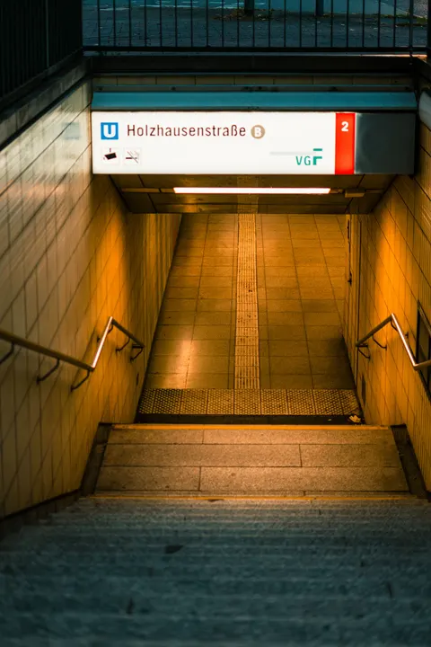 Metro Phone Wallpaper · street · 1440×2160