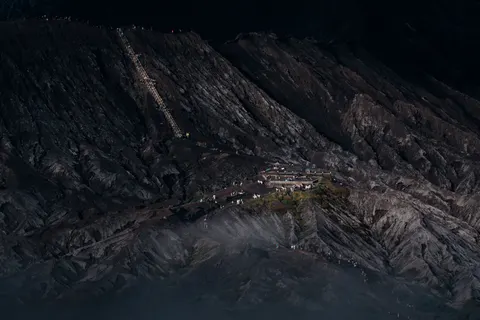 火山峰 4K桌布 · mountains · 3840×2560