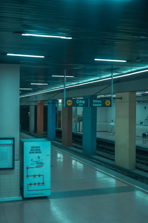 Metro Phone Wallpaper · street · 1440×2160