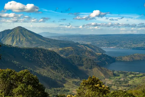 Volcanic Peak 4K Wallpaper · mountains · 3840×2560
