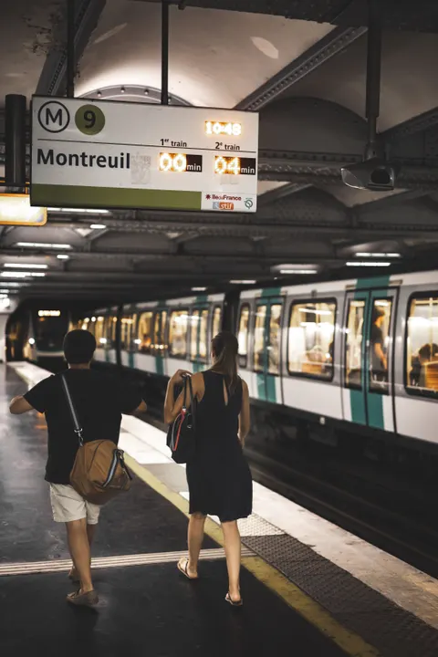 Metro Phone Wallpaper · street · 1440×2160