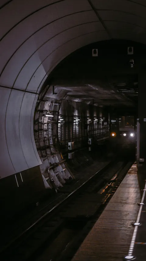 Metro Phone Wallpaper · street · 1440×2560