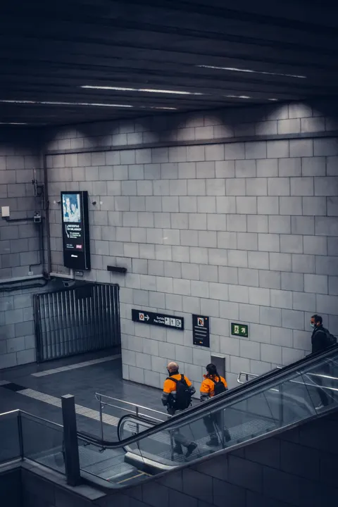 U-Bahn Handy-Hintergrundbild · street · 1440×2160