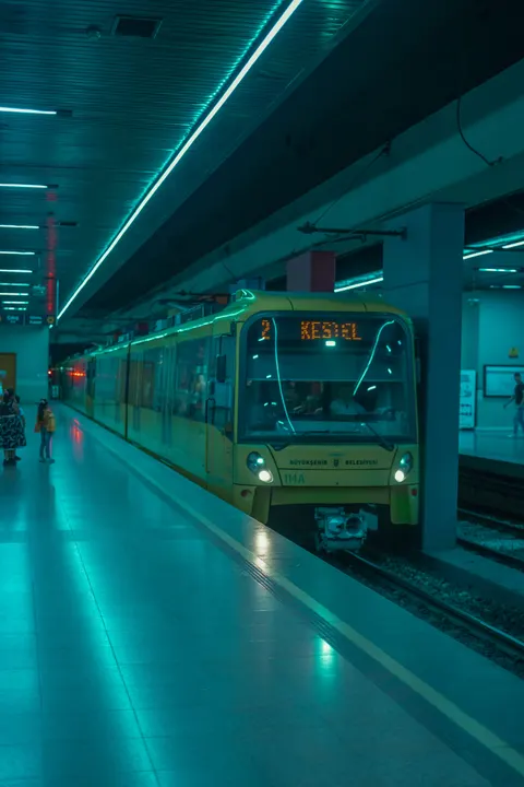 Metro Phone Wallpaper · street · 1440×2160