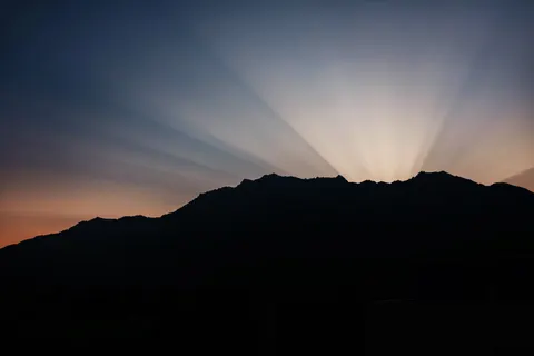 خلفية الجبال بدقة 4K · mountains · 3840×2560