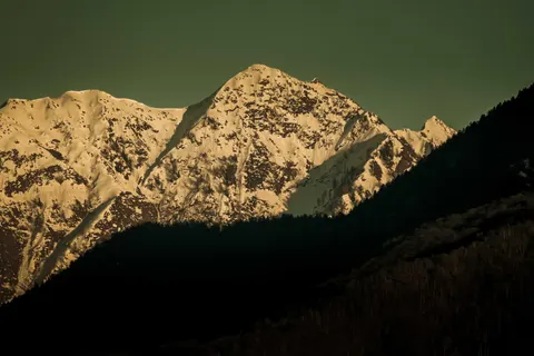 Fond d'écran Montagnes 4K · mountains · 3840×2560