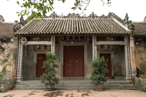 Ancient Temple 4K Wallpaper · architecture · 3840×2560