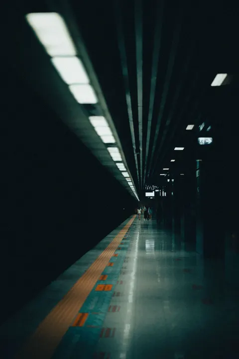 Metro Phone Wallpaper · street · 1440×2160