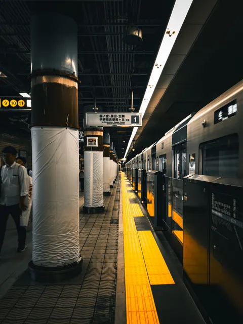 Metro Phone Wallpaper · street · 1440×1920