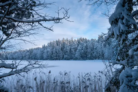 Zugefrorener See 4K Hintergrundbild · nature · 3840×2560