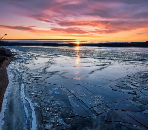 Frozen Lake 4K Wallpaper · nature · 3840×3368